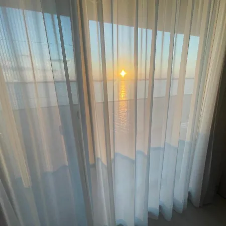 Solid Barrels Luxury Apartments Mamaia Exterior foto
