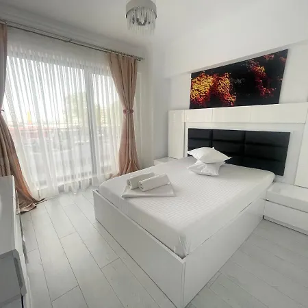 Solid Barrels Luxury Apartments Mamaia Exterior foto