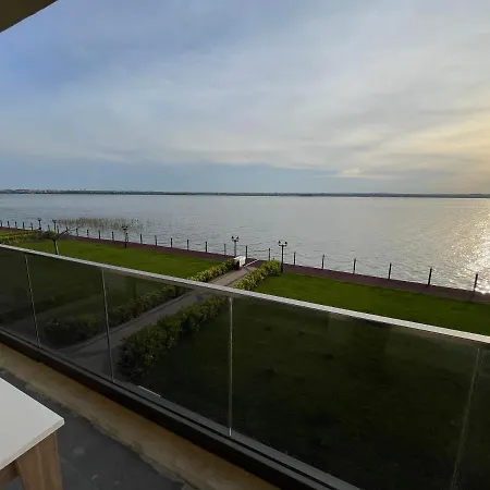 Solid Barrels Luxury Apartments Mamaia Exterior foto