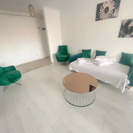 Solid Barrels Luxury Apartments Mamaia Exterior foto