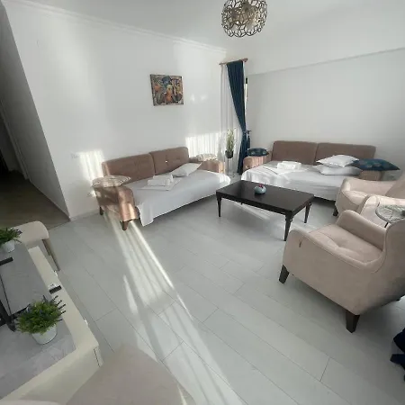 Solid Barrels Luxury Apartments Mamaia Exterior foto