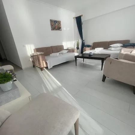 Solid Barrels Luxury Apartments Mamaia Exterior foto