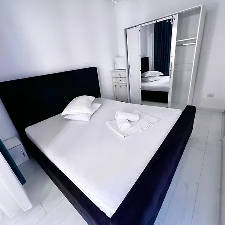 Solid Barrels Luxury Apartments Mamaia Exterior foto